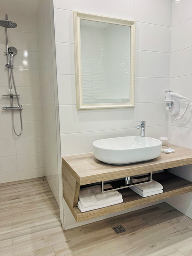 Bathroom 5, Hotel Cavtat, Konavle