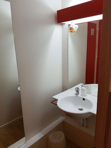 Bathroom 4, Hotel HECO Lyon sud Vienne, Isère