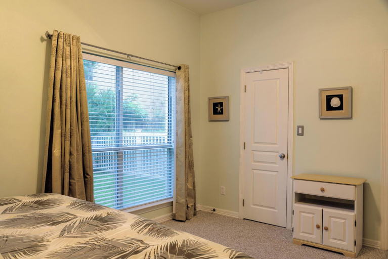 Bedroom 3, Spacious Ground Floor Condo With Semi-private Pool, 1 Block to Beach, Cameron