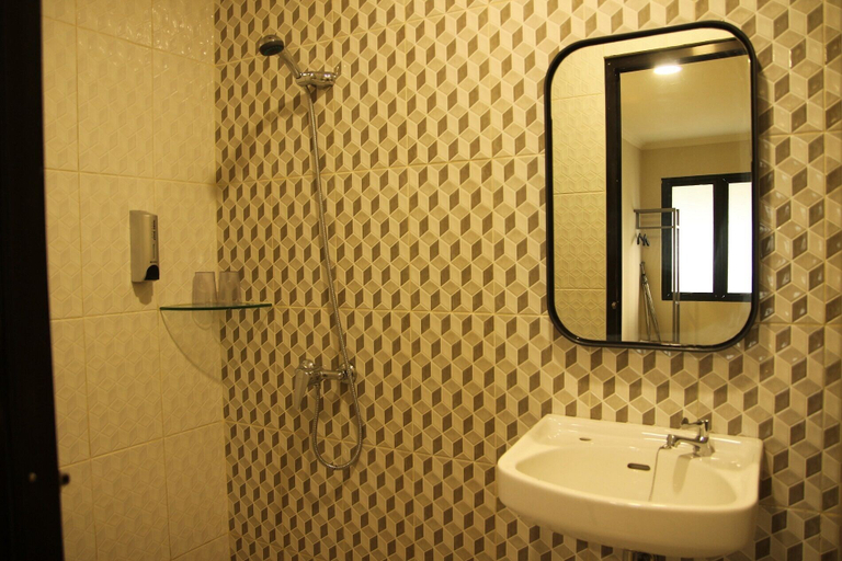 Bathroom 5, River Walk Urban Camping House, Kendal