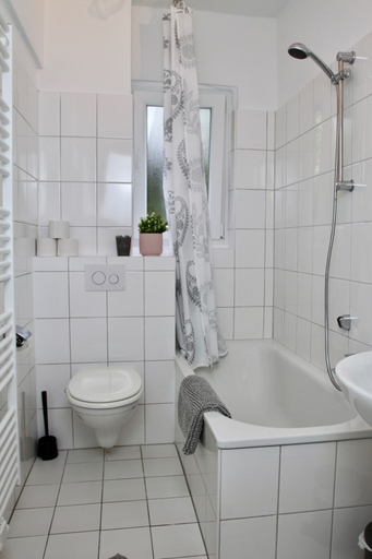 Bathroom 4, Apartmenthaus in der Metzstraße, Bochum