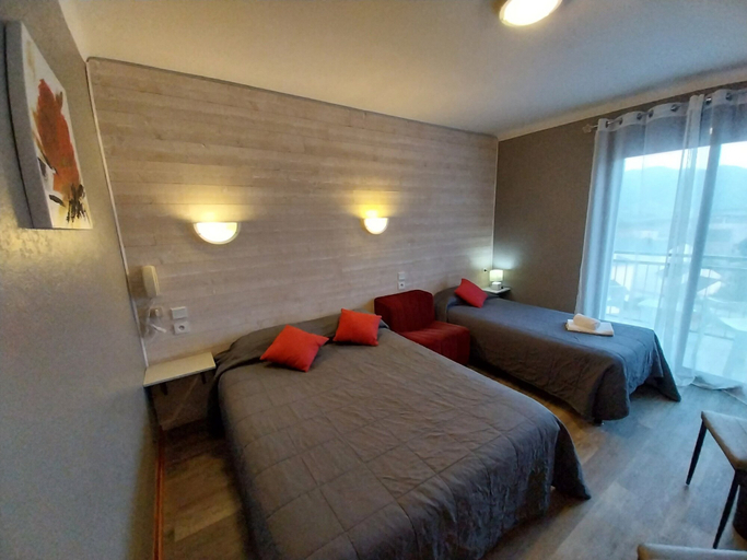 Bedroom 2, Oustalet, Pyrénées-Orientales