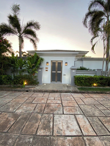 Exterior & Views 2, Luxury Pool Villa 510 4BR 8-10 Persons, Bang Lamung