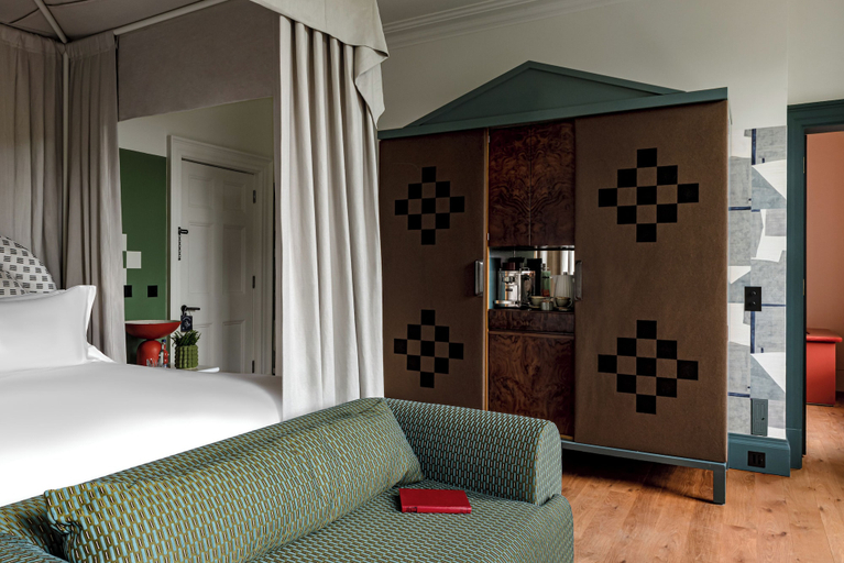 Bedroom 4, Cowley Manor Experimental, Gloucestershire
