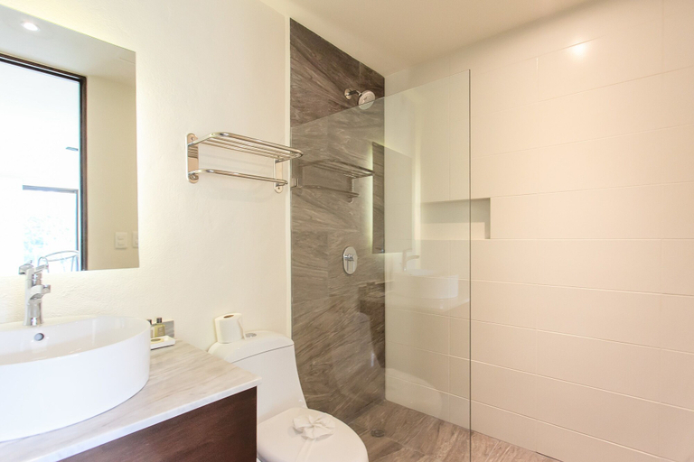 Bathroom, Zulim 202, Cozumel
