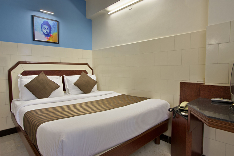 Bedroom 5, Mannars Deluxe Lodge, Mysore