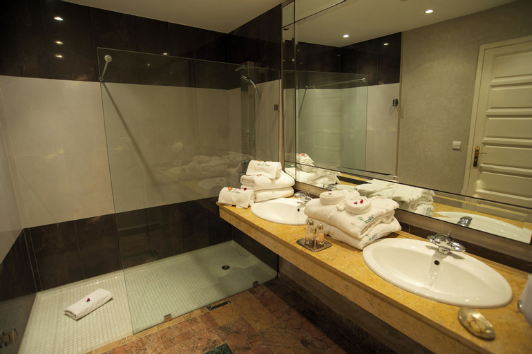 Bathroom 4