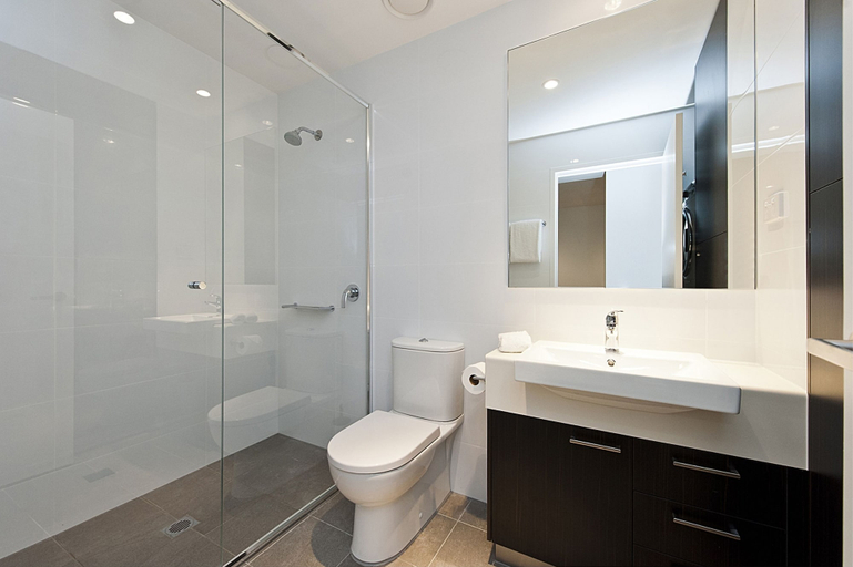 Bathroom 5, Quest Rockingham, Rockingham