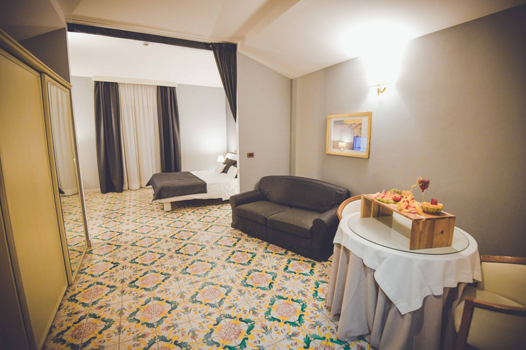Bedroom 3, Hotel Leonessa, Napoli