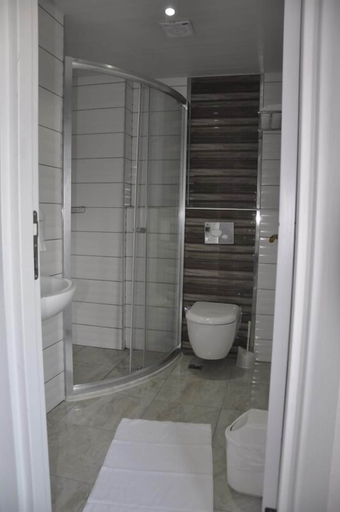 Bathroom 5, Ugur Hotel, Merkez