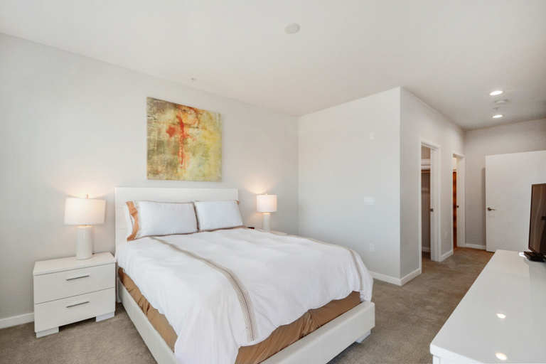 Bedroom 3, Global Luxury Suites in Menlo Park, San Mateo