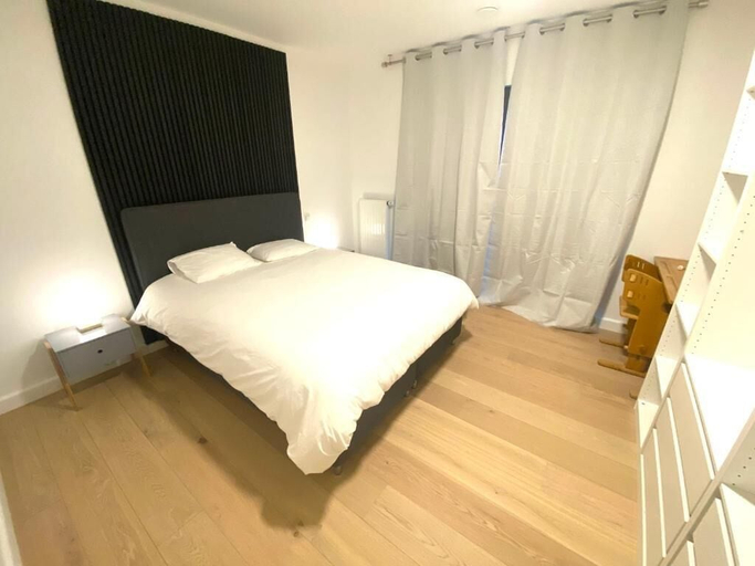 Bedroom 2, 2 Bedrooms Flat in Center with Parking, Luxembourg