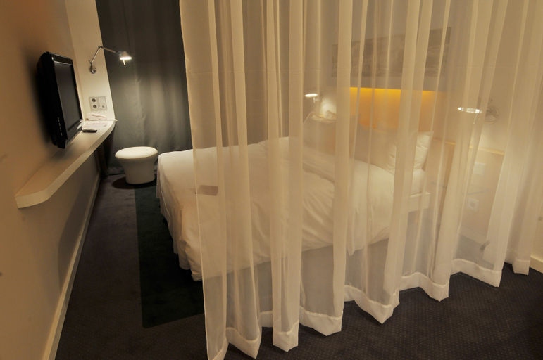 Bedroom 2, Mercure Nantes Centre Gare Hotel, Loire-Atlantique