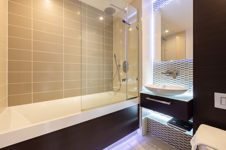 Bathroom 4, The Liverpool Street Apartments, London