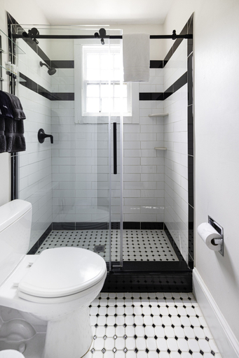 Bathroom 3, Princess Anne Boutique Hotel, Buncombe