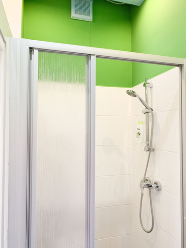 Bathroom 2, Delphin Apartment, Wien