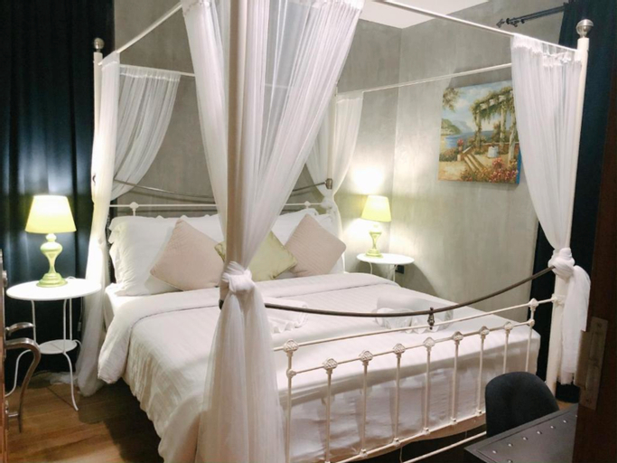 Bedroom 21
