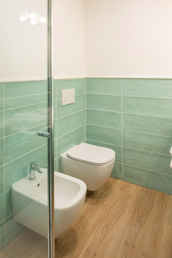 Bathroom 4, Hotel Centrale, Verona