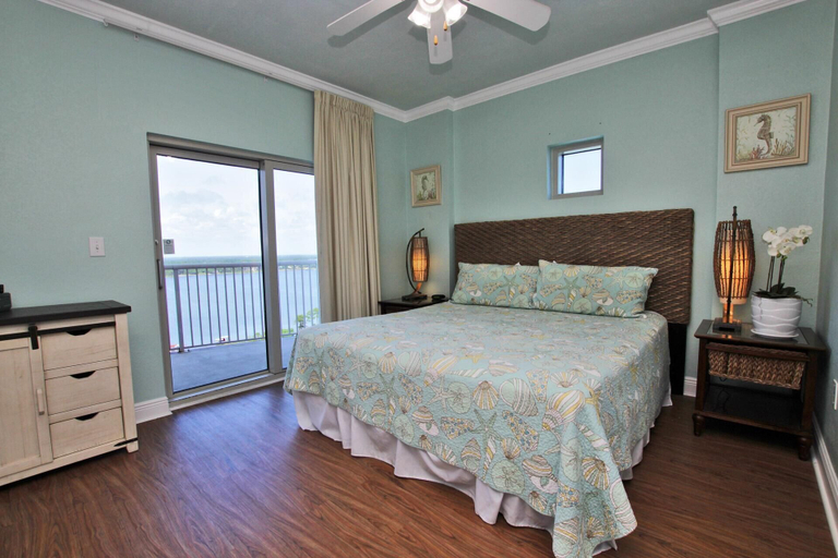 Bedroom 4, Crystal Tower 1801, Baldwin