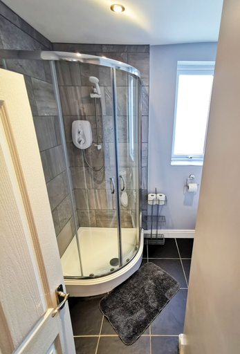 Bathroom 3, Church View Apartments, Dorset