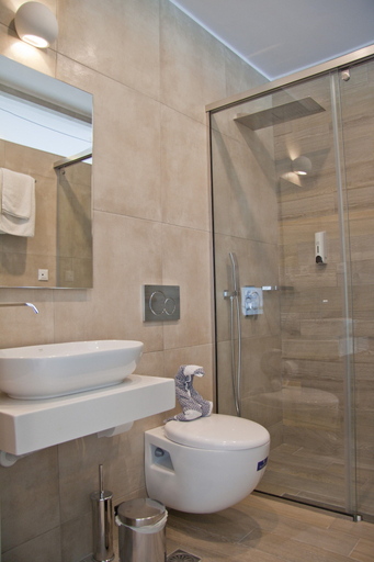 Bathroom 4, Christina Beach, Crete