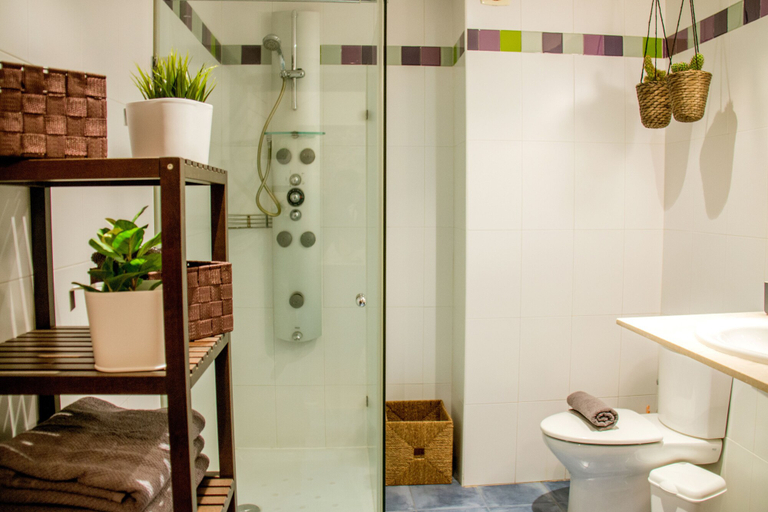 Bathroom 3, Lollipop Flats City Centre Supreme Suite, Madrid