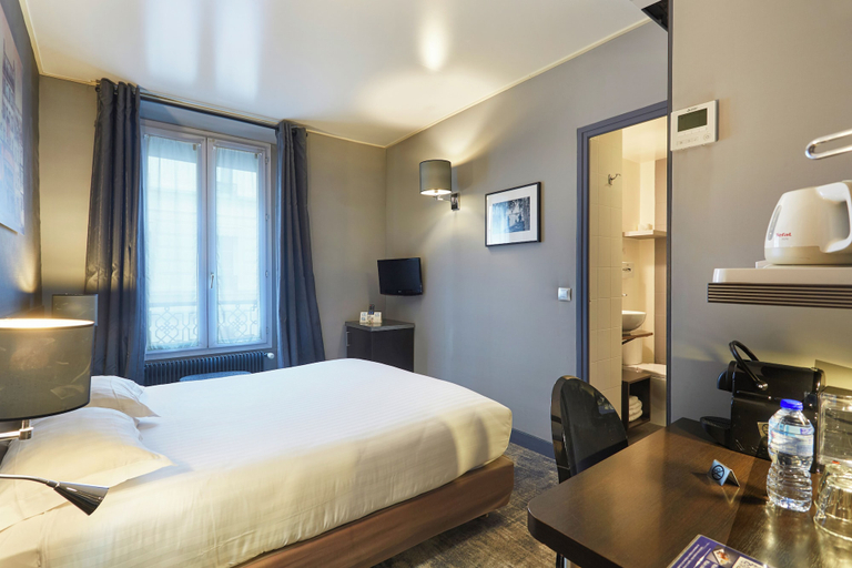 Bedroom 3, Jardin de Villiers, Paris