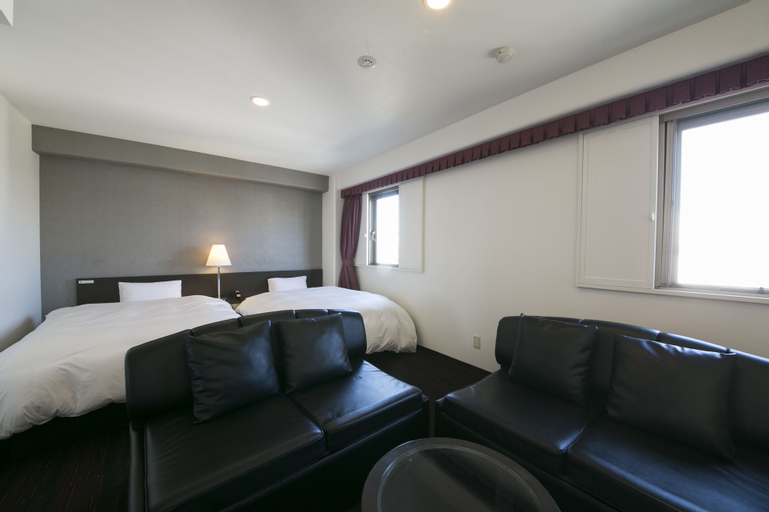 Bedroom 4, Centre One Hotel Handa, Handa