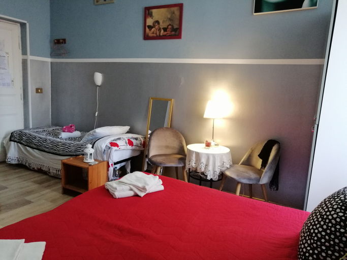 Bedroom 4, Român Holidays Hostel, Rome
