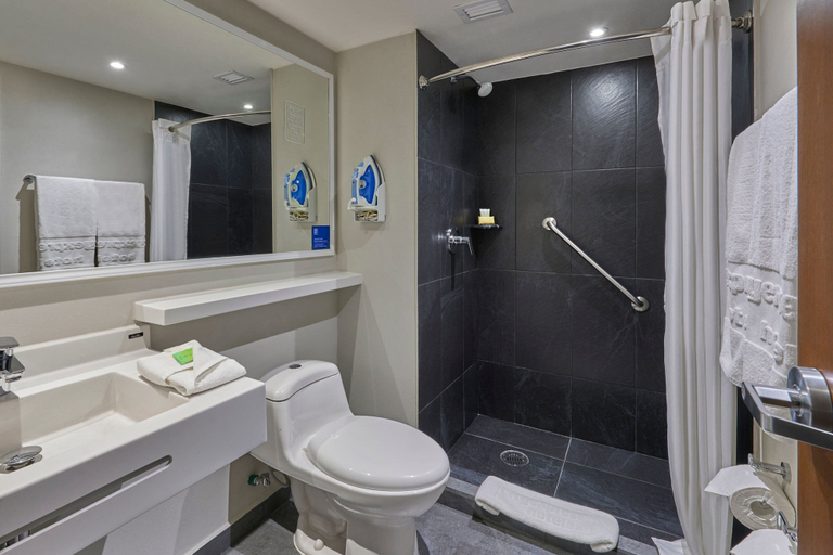 Bathroom 4, City Express by Marriott Hermosillo Expo, Hermosillo