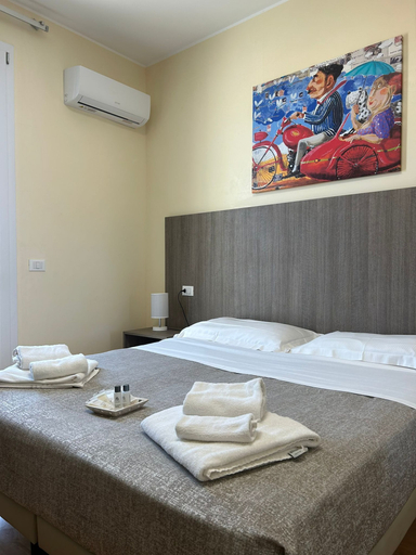 Bedroom 5, 55 Aira, Palermo