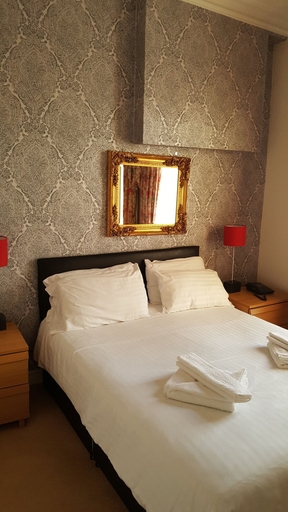 Bedroom 3, Seaward Hotel, North Somerset
