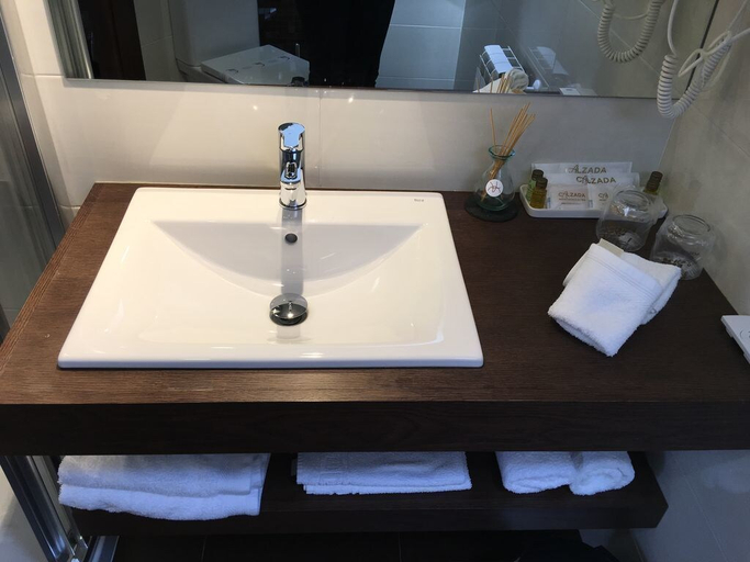 Bathroom 4, Hotel Calzada, Ourense