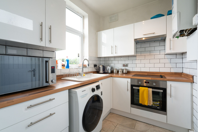 Others 5, Spacious 4BR, Parking, Near Centre, Sheffield
