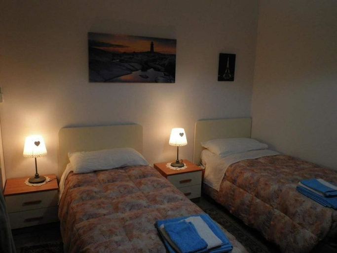 Bedroom 4, Don Milani, Matera