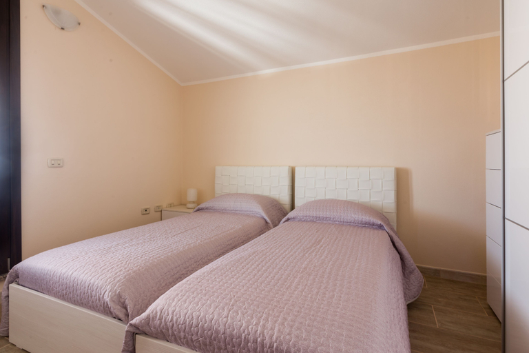 Bedroom 5, ANAELEHOUSEAPARTMENTS L.T.B., Oristano