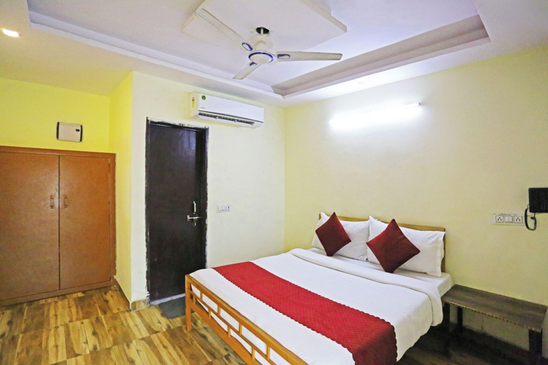 Bedroom 3, Hotel Raaso inn Nawada Metro By Arrow, Delhi