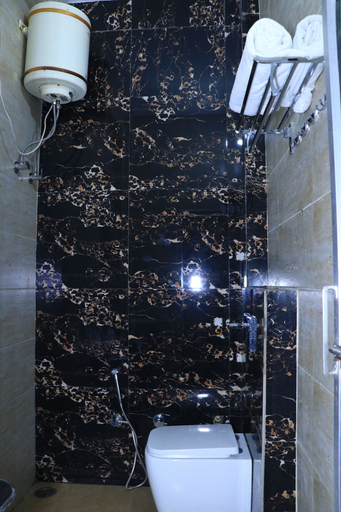 Bathroom 2, Hotel Rajat Residency, Bijnor