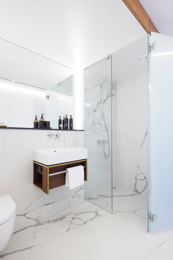 Bathroom 5, TIN INN Montabaur, Westerwaldkreis