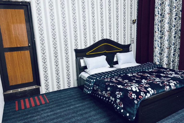 Bedroom 3, Goroomgo Ameera Srinagar, Srinagar