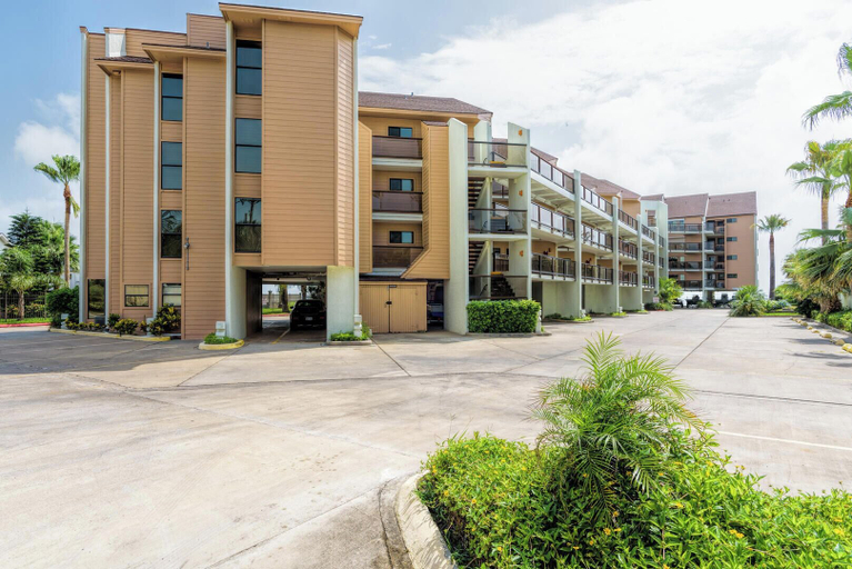 Exterior & Views 2, Quiet Bayfront Condo w/ Boat Slips & Fishing Pier!, Cameron