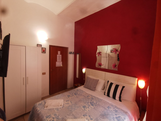 Bedroom 4, Român Holidays Hostel, Rome