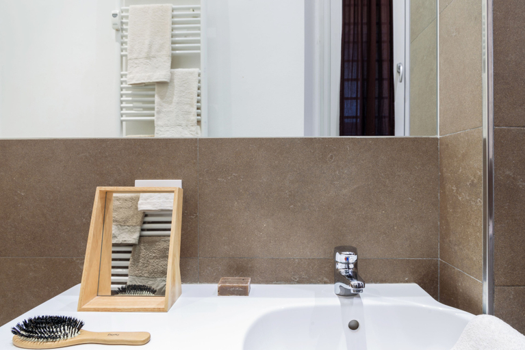 Bathroom 4, Home at Hotel Dateo Melloni, Milano