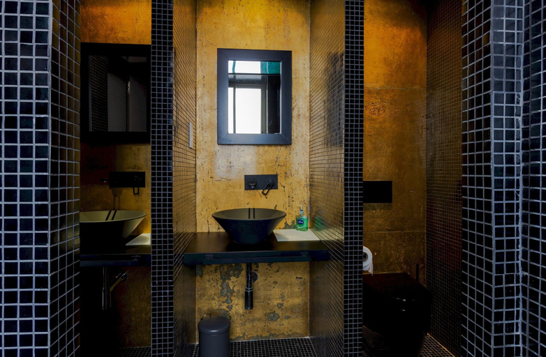 Bathroom 4, Modern-luxury in Tigne Point w Pool, Best Location