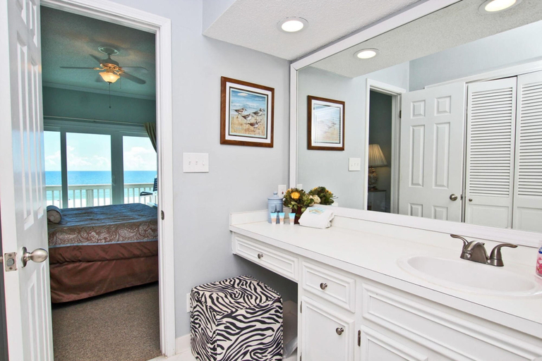 Bathroom 3, Marilyns Cottage, Baldwin
