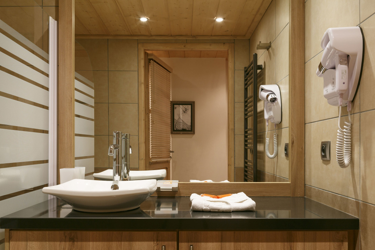 Bathroom 4, CGH Résidences Boutique Le Napoléon, Hautes-Alpes