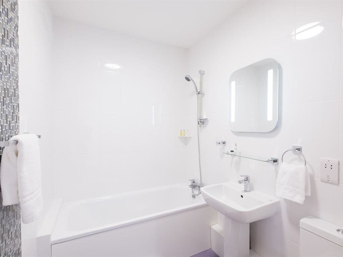 Bathroom 5, Signature Hotel London, London