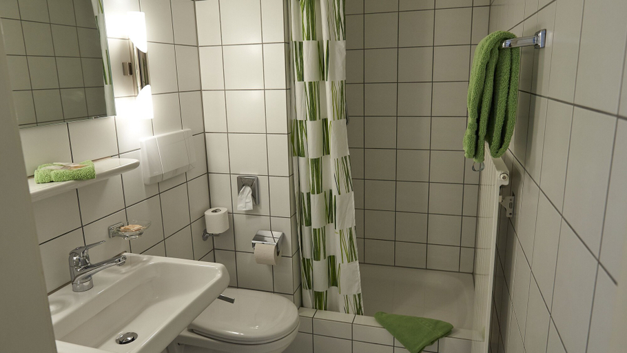 Bathroom 4, Klosterhotel Kreuz, Dorneck