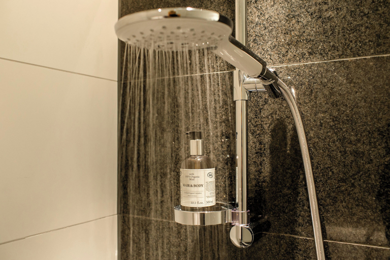 Bathroom 4, Hotel Motel One Barcelona-Ciutadella, Barcelona
