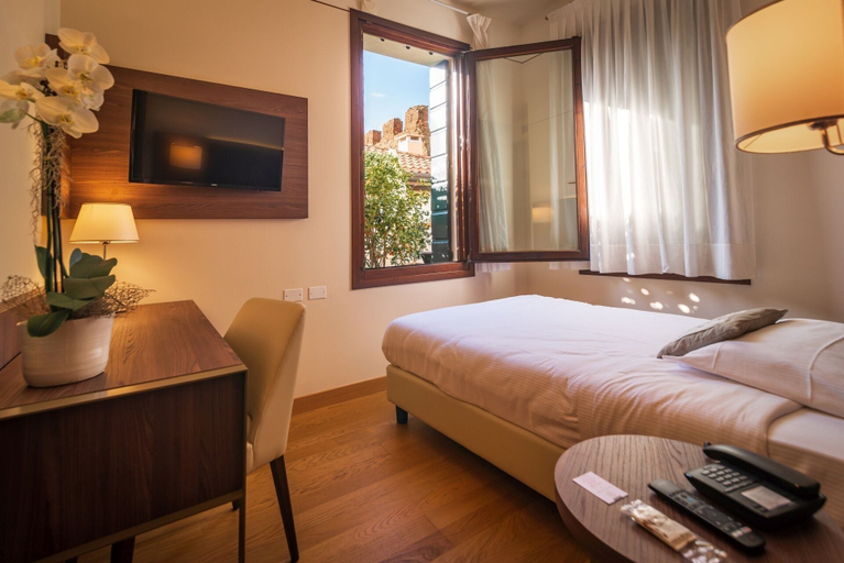 Bedroom 2, Hotel Alla Torre, Treviso